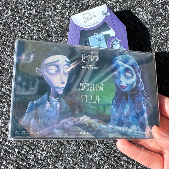 Corpse bride lip oil & contour palette - Picture 5 of 12